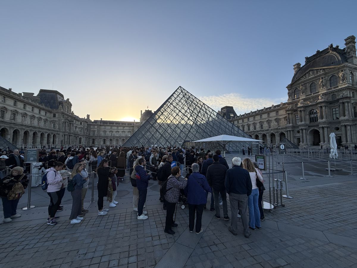 Queue for the 9:00 time slot at the Louvre Pyramid at 8:47 AM